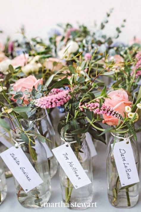 Wedding Favors For Guests Summer, Flower Wedding Favors For Guests, Floral Party Favor Ideas, Flower Bouquet Favors, Flower Favors Wedding, Make Your Own Bouquet Party Favor, Flower Favors Ideas, Floral Bridal Shower Favors, Creative Wedding Gifts For Guests