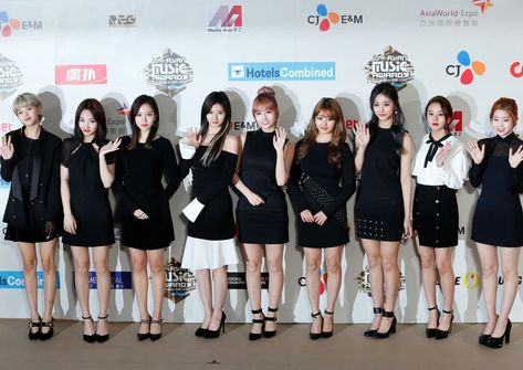 TWICE @ MAMA 2016 Twice Red Carpet, Idol Life, Female Kpop Idols, Chinese Social Media, Casual Attire For Women, Bts Mv, Asian Music, Exo Korean, Girls Group