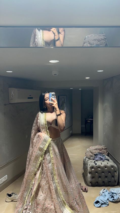 Lehenga Mirror Selfie, Desi Vibes, Indian Outfits Lehenga, Desi Fashion Casual, Desi Aesthetic, Desi Clothes, Indian Dresses Traditional, Traditional Indian Outfits, Desi Girl