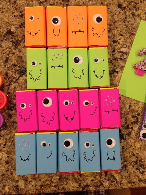 Juice Box Monsters, Monster Juice Boxes, Halloween Juice Box Ideas, Halloween Toddler Treats, Halloween Juice Box, Monster Juice, Halloween Juice, Halloween Arts, Halloween School Treats