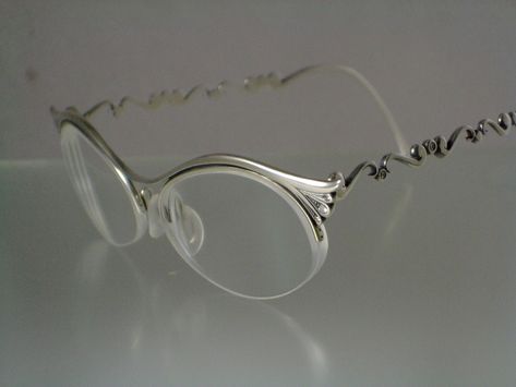 Sterling silver and diamonds glasses by Jo Haemer Unique Glasses Frames, Glasses Frames Trendy, Fancy Glasses, Glasses Inspiration, Unique Glasses, Cute Glasses, Fashion Eye Glasses, Girly Jewelry, Pretty Jewellery