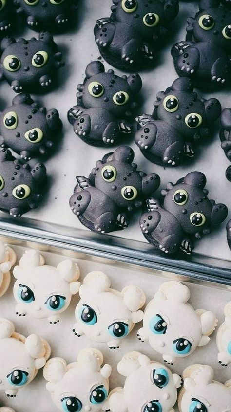 Desserts Fancy, Toothless Cake, Toothless Light Fury, Dragon Themed Birthday Party, Dragon Baby Shower, Dragon Wedding, Dragon Birthday Parties, Cute Marshmallows, Light Fury