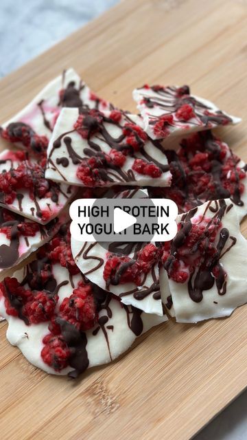 Amanda Nighbert, Registered Dietitian on Instagram: "Let me save you alot of money and alot of calories!

Make this Tru Fru dupe! 

1 container of @oikos vanilla 20g yogurt
1/2 cup mashed raspberries
20 dark chocolate chips, melted

Spread yogurt on parchment paper
Layer raspberries 
Then drizzle with melted chocolate
Sprinkle a little sea salt at the end

Freeze for a few hours then enjoy!

The whole recipe is:
266 calories
10g fat
25g carbs
5g fiber
21g protein

Be sure to save this recipe for later!" Tru Fru Recipe, Tru Fru Raspberries Recipe, Homemade Tru Fru, Amanda Nighbert Recipes, Dessert Bark, Keto Bark, Tru Fru, Amanda Nighbert, High Protein Yogurt