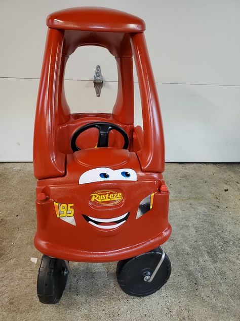 Front view of Lightning MQueen cozy coup Redone Cozy Coupe, Lightning Mcqueen Cozy Coupe, Cozy Coupe Lightning Mcqueen, Repainting Cozy Coupe, Little Tykes Car Makeover Cozy Coupe, Lightning Mcqueen Car Accessories, Little Tikes Makeover, Cozy Coupe Makeover, Truck Paint