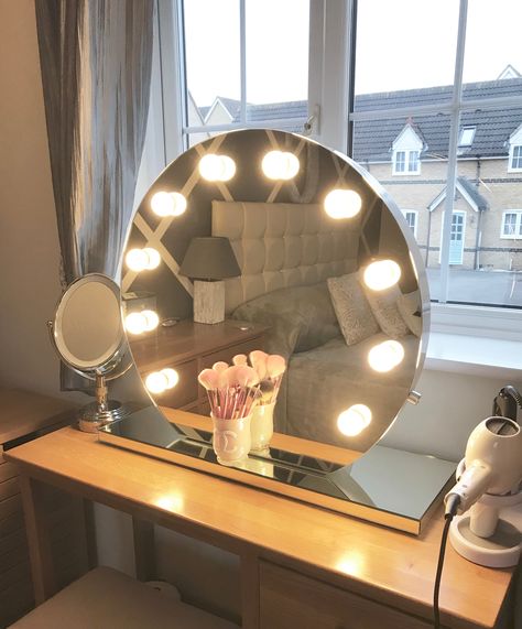 Hollywood Mirror Round, Circle Mirror Vanity, Vanity Circle Mirror, Feminine Dorm Room, Illuminated Bathroom Mirror, Diy Vanity Mirror, Backlit Bathroom Mirror, Girls Furniture, Pinterest Room