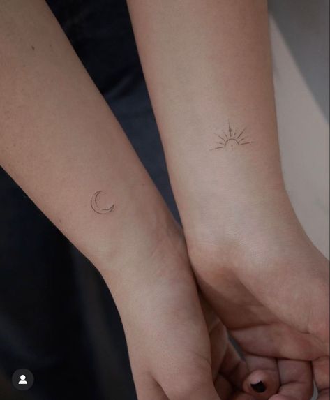 Pair Tattoos, Tattoo Sonne, Maching Tattoos, Matching Friend Tattoos, Small Matching Tattoos, Tiny Wrist Tattoos, Petite Tattoos, Small Girl Tattoos, Sun Tattoos