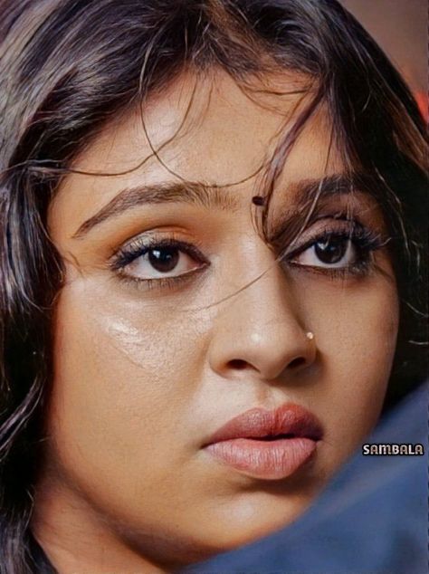 Lakshmi Menon, Actress Without Makeup, Beauty Face Women, Smart Auto, Beautiful Dresses For Women, Face Photography, Beautiful Lips, Indian Actress Hot Pics, Beauty Face