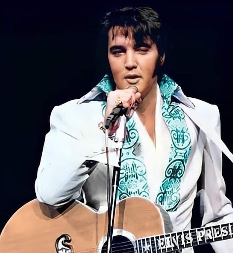 Elvis Presley Concerts, Elvis Pictures, Elvis Presley Memories, Elvis Jumpsuits, King Elvis Presley, Elvis In Concert, Elvis Presley Images, Elvis Presley Pictures, King Of Music