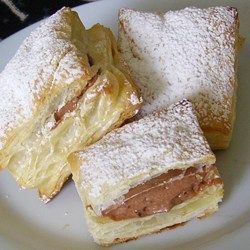 Pastries Recipes Dessert, Pastry Chocolate, Puff Pastry Desserts, Whip Cream, Puff Pastry Recipes, Pastry Desserts, Good Eat, Köstliche Desserts, Cream Puffs