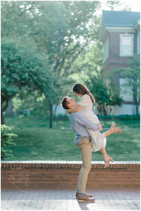 Couple Poses Pick Up, Man Picking Up Woman, Picking Up Pose Reference, Picking Up Engagement Photos, Couple Picking Up Pose, Man Lifting Woman Romantic, Lift Poses Couple, Couple Lifting Pose, Fun Couple Photos