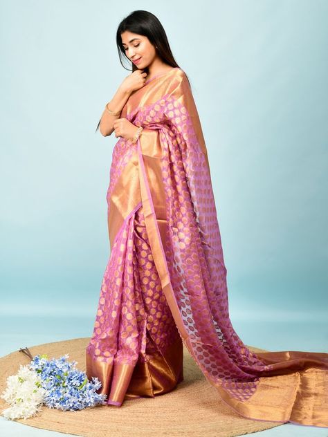 🤩❤🤩fall in love Saree With Contrast Blouse, Heavy Blouse, Organza Silk Saree, Organza Sarees, Contrast Blouse, Zari Work, Organza Saree, Celebrity Look, Saree Styles