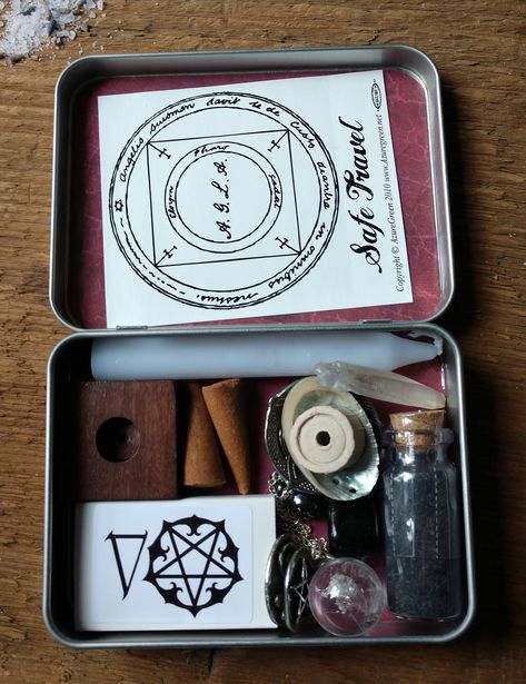 Miniature Altar, Pocket Altar, Black With Stars, Witchy Altar, Portable Altar, Travel Altar, Happy Crafts, Altar Ideas, Witchcraft Altar