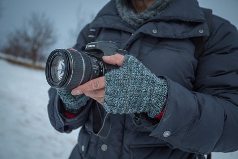 Knitting Patterns For Men, Crochet Mitts, Man Hands, Fingerless Gloves Knitted Pattern, Knit Fingerless Gloves, Glove Pattern, Knitting Humor, Fingerless Mitts, Fingerless Gloves Knitted