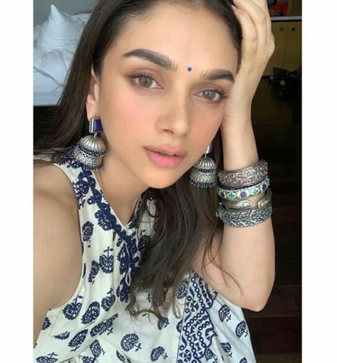 Ethnic Trends, Aditi Rao Hydari, Aditi Rao, Bridal Jewellery Design, Indian Look, Jewellery Showroom, Casual Indian Fashion, Salwar Kamiz, Traditional Indian Outfits