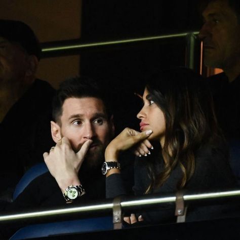 Messy Girl Aesthetic, Messi And Wife, Antonella Messi, Sports Drawing, Wallpaper Sport, Lionel Messi Posters, Aesthetic Sports, Sports Wallpaper, Messi Poster