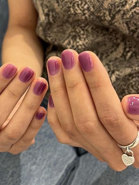 short purple jelly nails Purple Nail Designs, Simple Gel Nails, Purple Nail, Jelly Nails, Cat Kuku, Heart Nails, Funky Nails, Nail Gel, Minimalist Nails