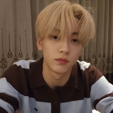 Blond Soobin Icon, Soobin Blonde Icon, Blonde Soobin Txt, Choi Soobin Blonde, Soobin Rubio, Blond Soobin, Soobin Blonde, Soobin Icons, Blonde Gif