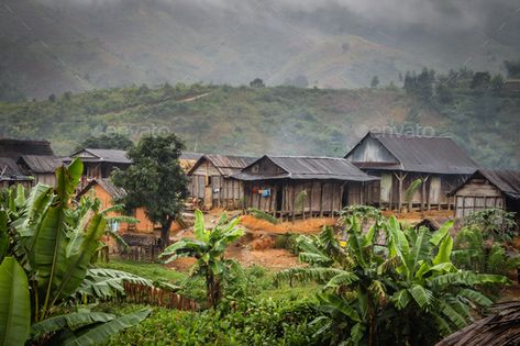 Small village in the Madagascar rainforest by pawopa3336. Small village in the middle of Madagascar rainforest#Madagascar, #village, #Small, #middle Madagascar Rainforest, Rainforest Village, Jungle Village, Bamboo Houses, Jungle Landscape, Environment Inspiration, Graphics Sketchbook, Zoo Ideas, Travel Tree