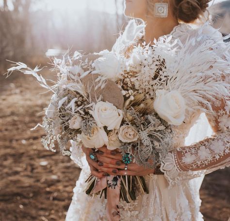 Western Wedding Flowers Bridal Bouquets, Boho Western Bridal Bouquet, Western Flower Bouquet, Western Wedding Bouquets Blue, Western Boho Wedding Boquet, Flowers And Pampas, Wedding In Fall, Winter Bridal Bouquets, Boho Ideas