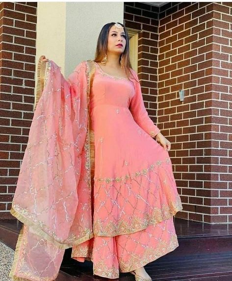 Design For Frock, Long Frock Designs For Women, Punjabi Design, Frock Designs For Women, Pakistani Women Dresses, Long Frock Designs, Girls Long Dresses, Punjabi Outfits, Latest Dress Design