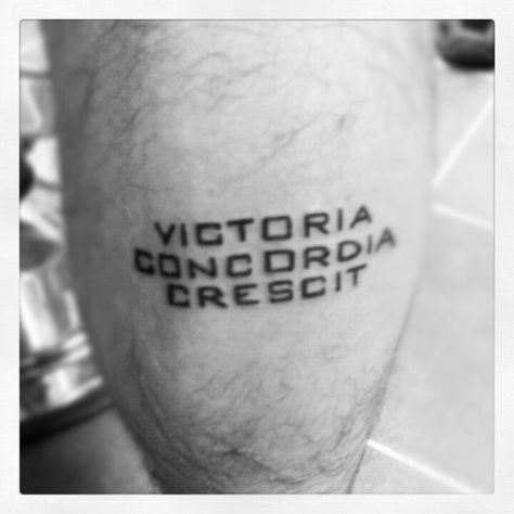 My second tattoo Victoria Concordia Crescit, Arsenal Tattoo, Harmony Tattoo, Second Tattoo, Sport Tattoos, My Tattoos, New Tattoo Designs, London Tattoo, Arsenal Fc