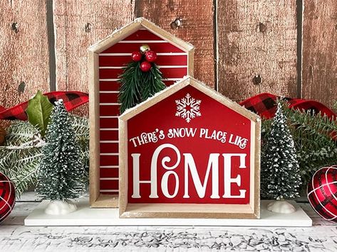 Silhouette Christmas Projects, Christmas Project Ideas, Cricut Christmas Projects, Christmas Pallet Signs, Christmas Glass Blocks, Christmas Countdown Diy, Christmas Svgs, Christmas Spoons, Cricut Christmas Ideas