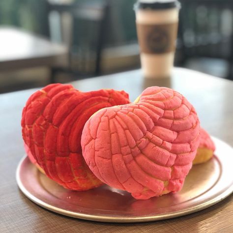 Mexican Dessert Recipes, Themed Cafes, Instagram Heart, Mexican Dessert, Pan Dulce, A Day In Life, Wallpaper Decor, Cute Art Styles, Clay Projects