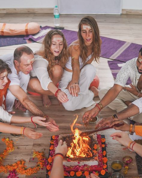 Fire Ceremony 🔥✨🧘‍♂️ Class : 300 Hour Multi-style and Kundalini Yoga Teacher Training 2024 . 📸: @rishikeshyogaphotography . . . #yoga #rishikesh #yogateacher #yogateachertraining #bookretreats #yogainrishikesh #rishikeshyoga #yogainspiration #yogaclass #yogamotivation #yogalove #yogainspo #culture #yogicculture #yogini #yogaashram #yogaretreat #yogajourney #yogajournal #300hourkundaliniyogateachertraining #300houryogateachertraining #hathayoga #ashtangayoga #bookyogateachertraining Yoga Rishikesh, Fire Ceremony, Yoga Pictures, Yoga Community, Beautiful Yoga, Kundalini Yoga, Rishikesh, Yoga Teacher Training, Teacher Training