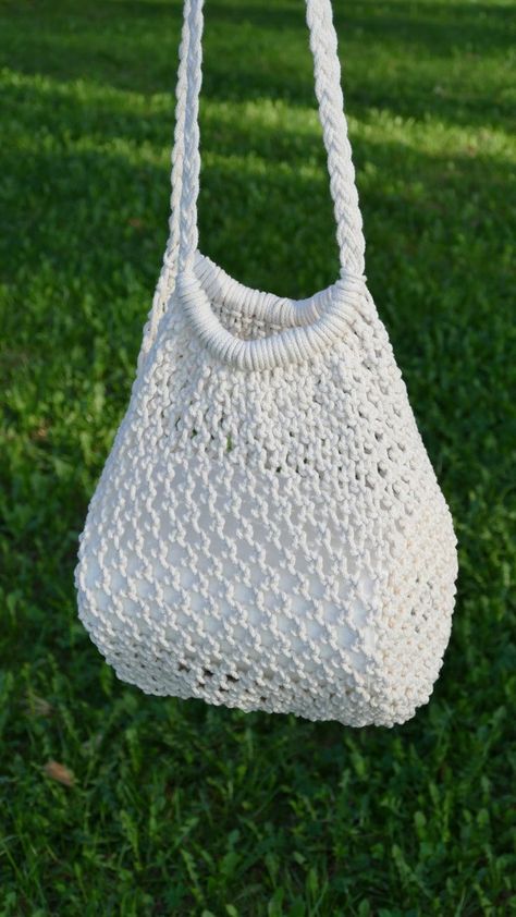 market bags, macrame bag tutorial, shopping bags, backpack, travel bag, macrame pattern, hand knotted bag, crossbody bag, bag design, macrame mesh bag, macrame net bag, macrame fashion, Net Bag Tutorial, Macrame Market Bag, Macrame Colar, Simple Macrame, Macrame Knots Tutorial, Knots Tutorial, Diy Macrame Plant Hanger, Rope Crafts Diy, Jewelry Knots