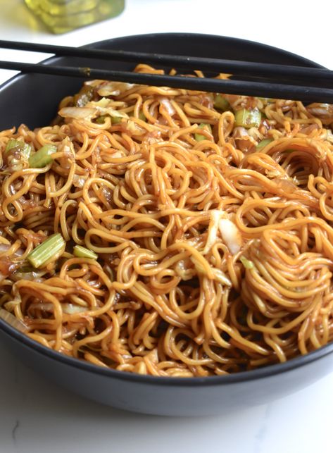 Mushrooms Dishes, Chow Mein Noodles Recipe, Sauced Up Foods, Copycat Panda Express, Asian Noodle, Recipe List, Picky Eaters Kids, Chow Mein Noodles, Mushroom Dish