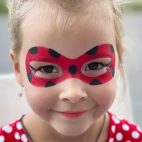 Creative Face Paint, Ladybug Face Paint, Kids Face Painting Easy, Face Paint Ideas For Kids, Paint Ideas For Kids, Disney Face Painting, Superhero Face Painting, Easy Halloween Face Painting, Easy Face Painting Designs