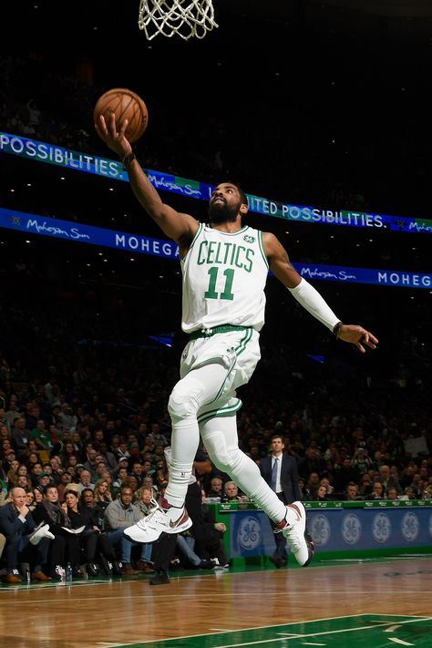 012119 Kyrie Irving Layup, Kyrie Irving 2, Kyrie Irving Celtics, Irving Nba, Uncle Drew, Basketball Wallpapers, Basketball Players Nba, Nba Fashion, Basketball Skills