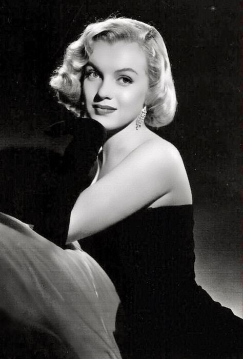 The Asphalt Jungle, Norma Jean, Beauty Inside, Iconic Women, Vintage Beauty, Classic Hollywood, Marilyn Monroe, Photo Studio, Photo Sessions