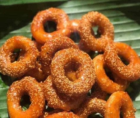 Cambodia Dessert, Cambodian Desserts, Khmer Dessert, Cambodia Food, Cake And Dessert, Small Bedroom, Cambodia, Donuts, Dessert