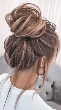 Up Dos For Medium Hair, Classy And Elegant, Look Classy, Elegant Hair, Updo Hairstyles, Great Hair, Medium Hair, Messy Hairstyles, Hair Dos