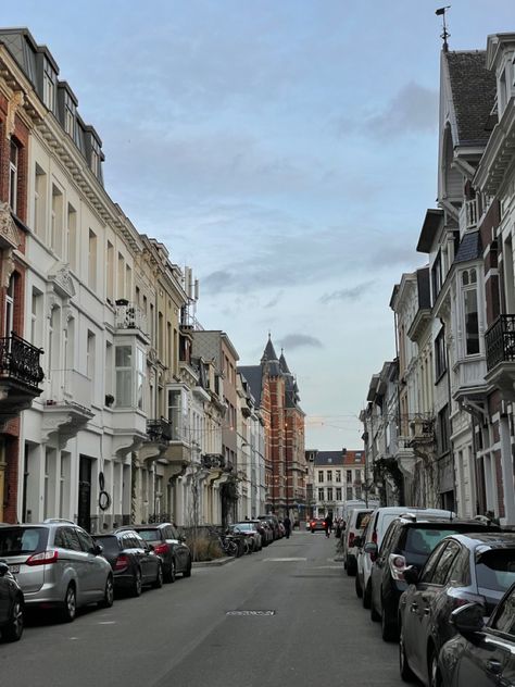 Summer night in Antwerp
Zomeravond in Antwerpen Antwerp Belgium Aesthetic, Antwerp Aesthetic, Belgium Trip, Au Pair, Antwerp Belgium, Bucket Lists, I Want To Travel, City Trip, Aesthetic Summer