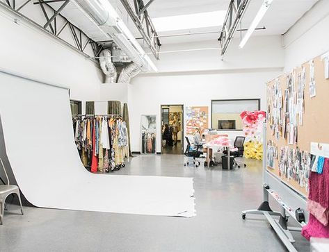 Fashion Design Workspace, Fashion Design Studio Workspaces, Design Workspace, Fashion Design Studio, Workspace Studio, Design Studio Workspace, Design Studio Office, Studio Workspace, Fashion Designer Studio