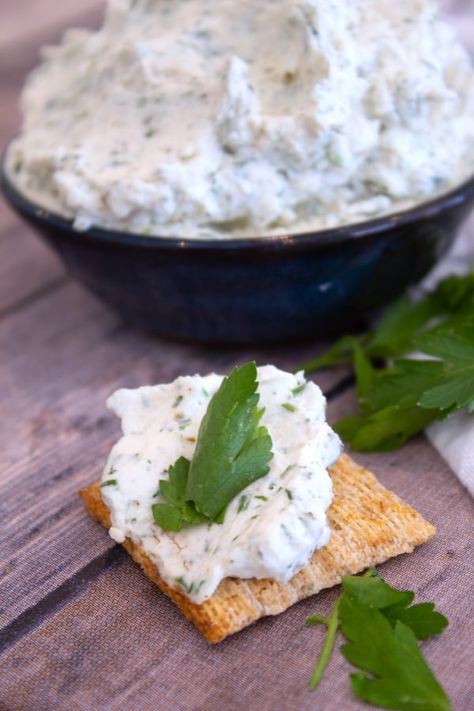 a delicious spreadable cheese with fresh herbs that only takes a few minutes to make. Boursin Cheese Recipe, Homemade Boursin Cheese, Homemade Boursin, Holiday Entertaining Food, Guacamole Recipe Easy, Spreadable Cheese, Boursin Cheese, Homemade Cheese, Guacamole Recipe