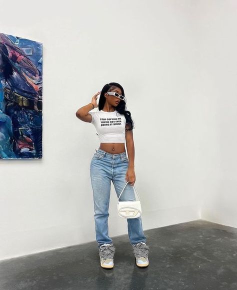 Jeans Outfit Black Women, Straight Leg Jeans Outfit, Retro Rectangle Sunglasses, Sunglasses Y2k, Straight Leg Jeans Outfits, Streetwear Girl, Y2k Sunglasses, Sunglasses Retro, Flawless Beauty