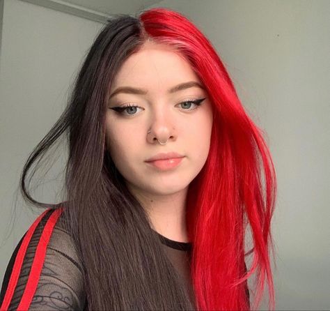 Split Dyed Hair Red And Brown, Hair Dye Inspiration Brunettes, Half Black Half Red Hair Short, Half Brown Half Red Hair, Red Split Dye Hair, Red And Black Split Dye, Black And Red Hair, Red Hair Model, Black Red Hair