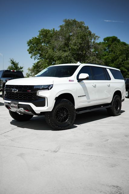 Hurst Autoplex on Instagram: "2023 CHEVROLET SUBURBAN Z71 BUILT IN HOUSE BY AUTOPLEX CUSTOMS  ONLY 2,488 MILES!  3'' ReadyLift Lift Kit 20x9'' Fuel Trigger Wheels 35x12.50R20LT Toyo Open Country AT Tires   STOCK #9191 / $84,788  Available online at HurstAutoplex.com ______________________________________________________________________ #HurstAutoplex #AutoplexCustoms #Chevrolet #Suburban #Z71 #Z71Suburban #ReadyLift #FuelWheels #ToyoTires #LiftedTruck #Truck #Trucks #4x4" Lifted Suburban, Suburban Car, Family Future, Fuel Wheels, Instagram 2023, Lifted Truck, Chevrolet Suburban, Lift Kits, Abayas Fashion