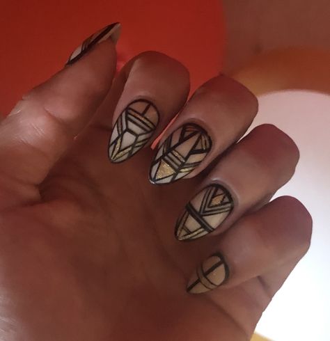 Nude with black and gold in a 1920s inspired pattern, I had so many complements 🤩 1920s Inspired Nails, 1920 Nails, Deco Nails, Art Deco Nails, Inspired Nails, Black And Gold, Nail Inspo, Homecoming, Makeup Looks