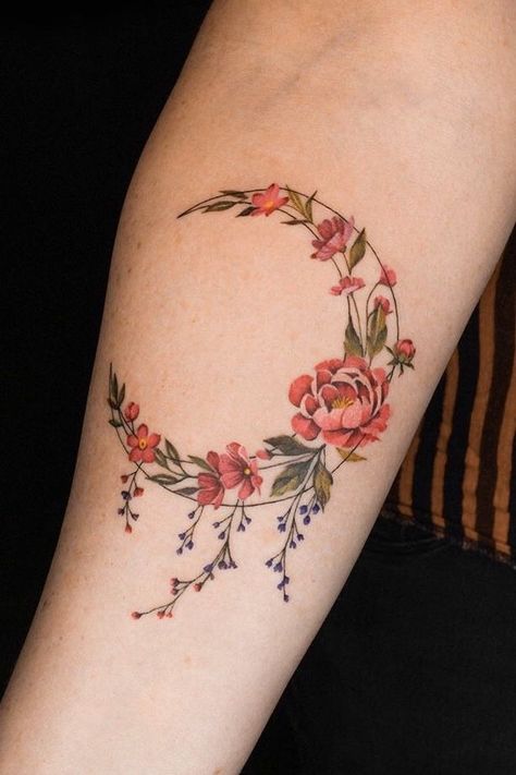 Floral Tattoo Inspiration for Men and Women Realistic Flower Tattoo, Pink Rose Tattoos, Flower Thigh Tattoos, Lady Bug Tattoo, Chrysanthemum Tattoo, Elbow Tattoos, Inspiration Tattoos, Peonies Tattoo, Blossom Tattoo