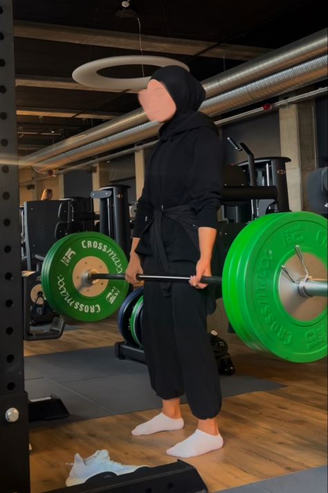 Modest Activewear Outfits, Modest Gym Wear, Kick Boxing Girl, Modest Gym, Modest Gym Outfit, Sports Hijab, Modest Activewear, Style Gym, Female Boxers