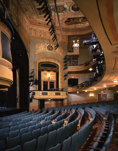 Shubert Theatre. NYC. Theatre Hall, New York Theater, Historic Theater, Theater Architecture, Theatre Interior, Broadway Nyc, Live Theater, Travel House, Drama Theatre