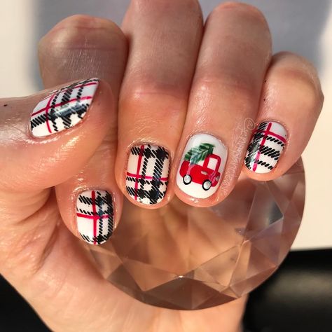 These little trucks have sure been popular this year! #nailsbyjennyvc • • • #cnd #cndworld #cndmasterpainter #cndshellac #cndgowithapro… Red Truck Christmas Nails, Red Truck Nails, Christmas Truck Nails, Truck Nails, Pedi Designs, Christmas Nails Diy, Cute Nail Colors, Christmas Tree Nails, Country Nails