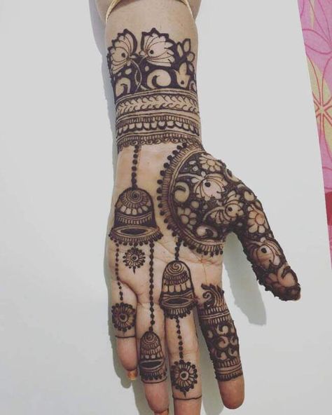 Bell Mehendi Design, Alia Bhatt Henna Design, Bell Mehndi Design, Mehdi Degine Simple, Mehdi Degine, Arab Mehndi, Indian Henna Designs, Simple Mehendi, Modern Mehndi