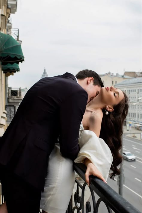 Classic Couple Aesthetic, Balcony Wedding Photos, Balcony Couple Photos, Hotel Couple Pictures, Couple Poses Reference Spicy Bed, Elegant Couple Photoshoot Classy, Hotel Wedding Photography, Fancy Couple, Wedding Photo Studio