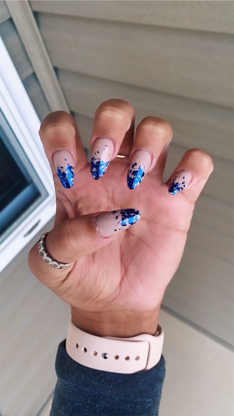 Blue Nails With Foil Flakes, Nude And Blue Nails, Blue Foil Nails, Nude Gel Nails, Blue Gold Nails, Hoco 2022, Foil Nail Designs, Disneyland Nails, Pretty Fingers