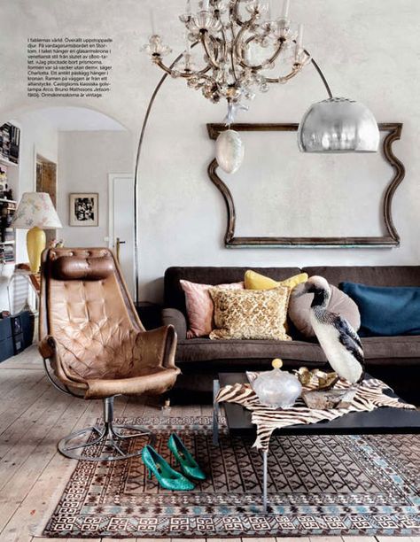 Marie-Olsson-Nylander-10 Marie Olsson Nylander, Decor Eclectic, Arc Lamp, Room Deco, Style Deco, Eclectic Interior, Accent Chairs For Living Room, A Living Room, Eclectic Home